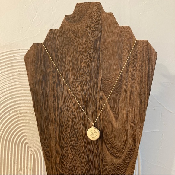 CHANEL Charm with 18k Gold Plated Necklace Chain Holiday 2022 CC Coin Set - Picture 2 of 11